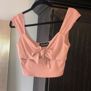 Jessie James Decker’s Kittenish Top